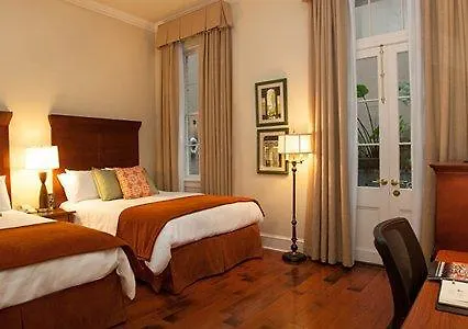 ***  The Saint James Hotel, Ascend Hotel Collection Toronto Canada