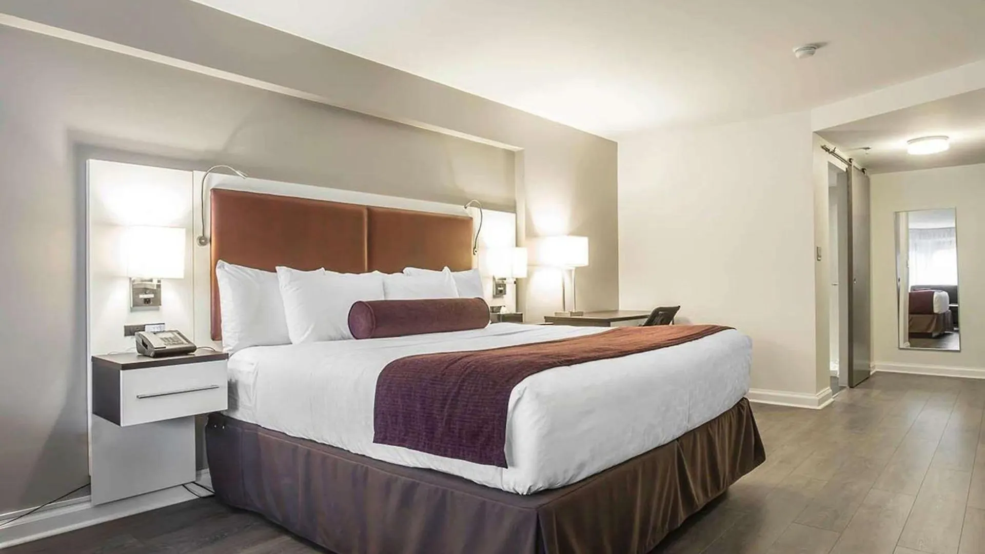 The Saint James Hotel, Ascend Hotel Collection Toronto