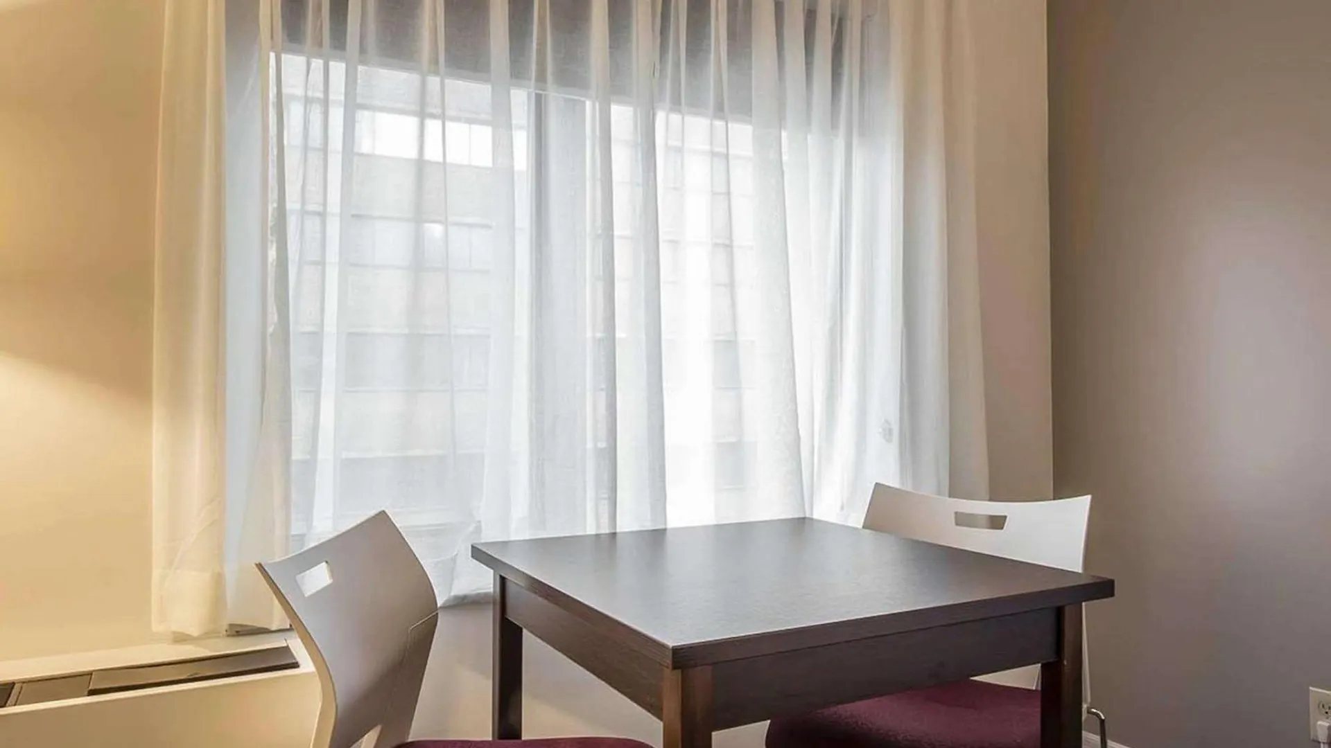 The Saint James Hotel, Ascend Hotel Collection Toronto Canada