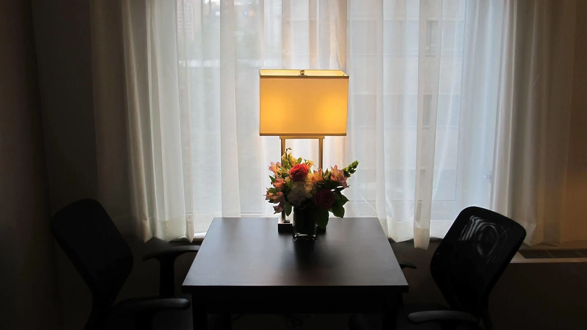 ***  The Saint James Hotel, Ascend Hotel Collection Toronto Canada