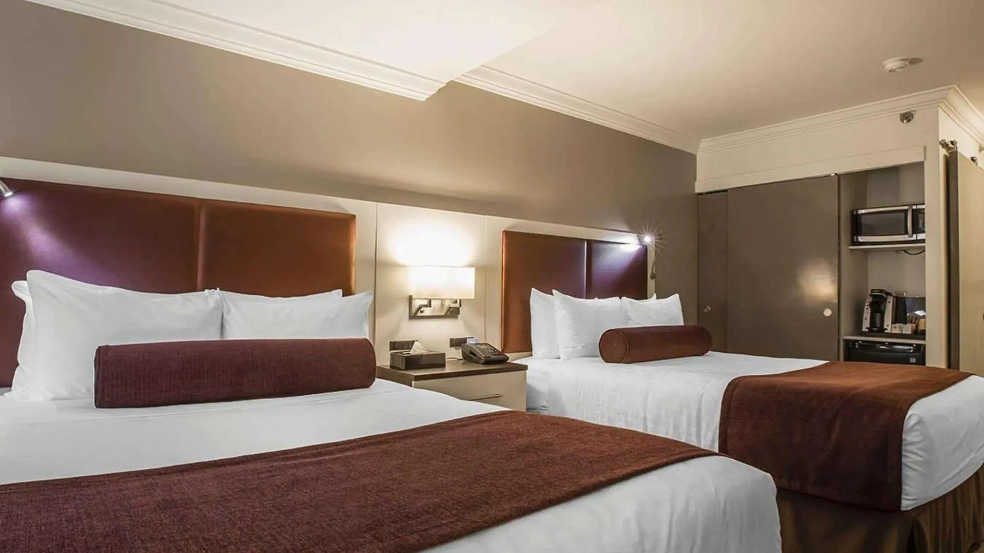 The Saint James Hotel, Ascend Hotel Collection Toronto 3*,  Canada