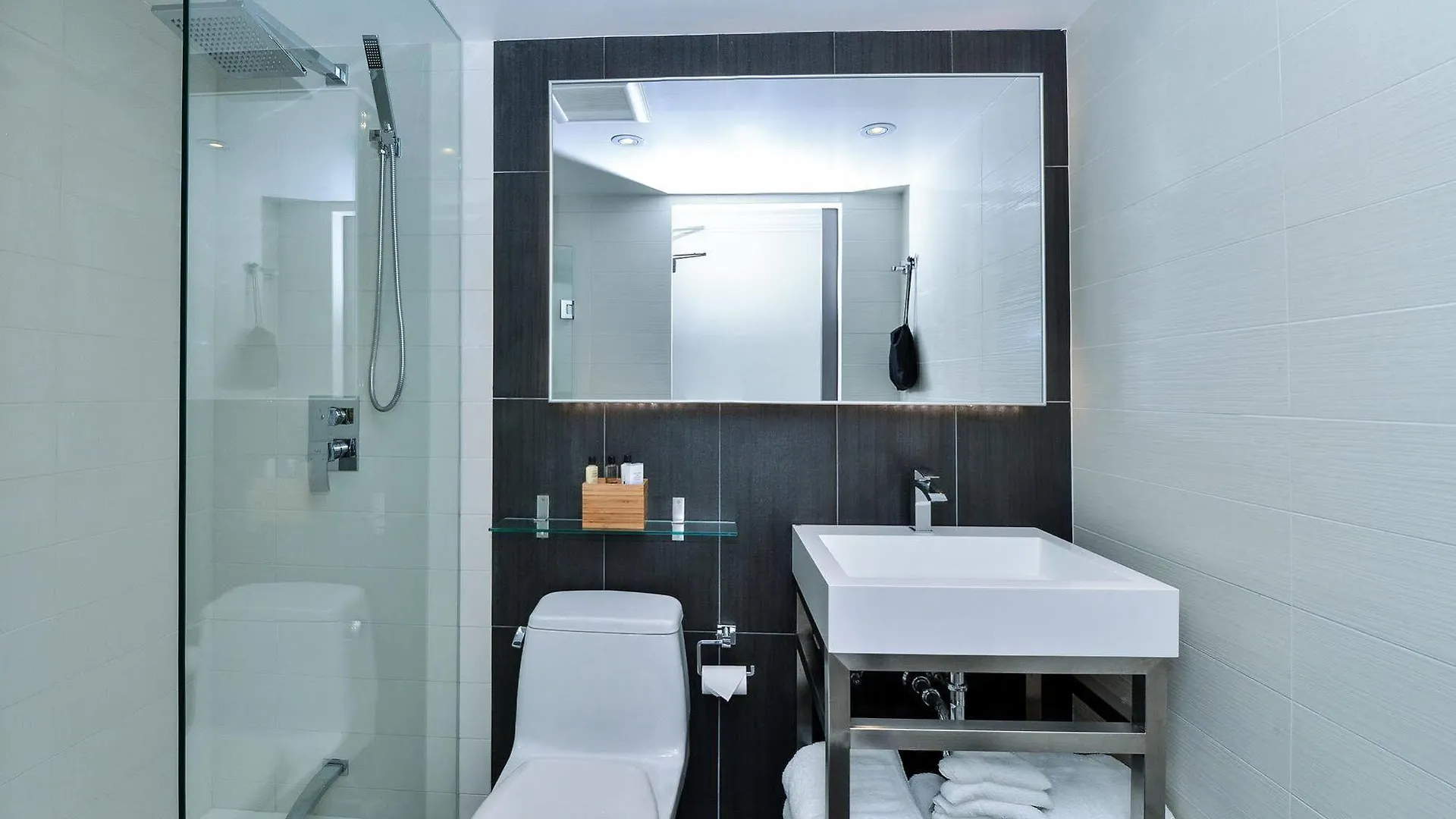 The Saint James Hotel, Ascend Hotel Collection Toronto